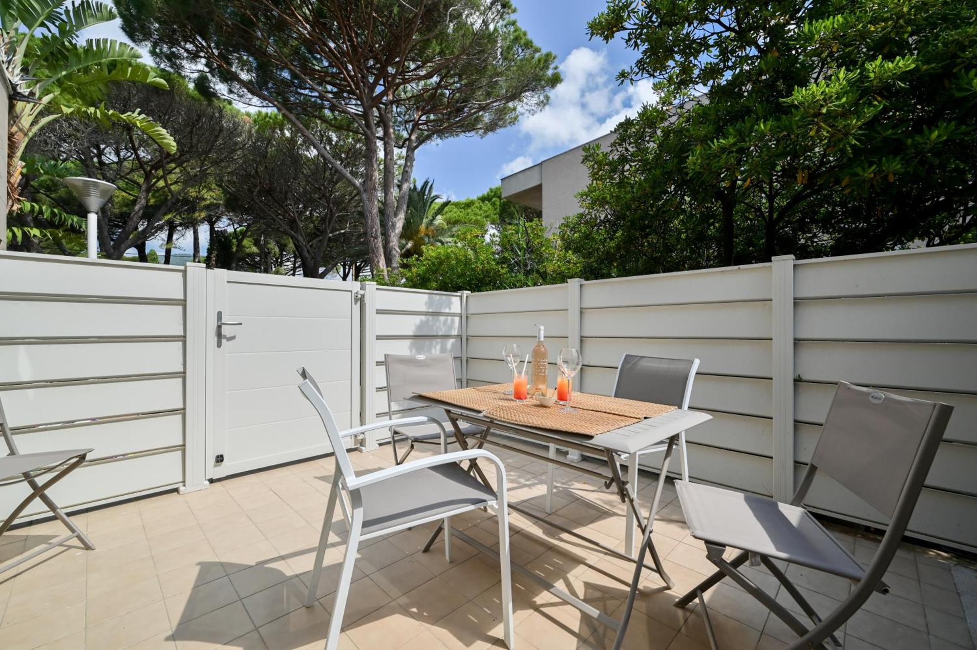 Residence La Menado Cavalaire-sur-Mer Buitenkant foto